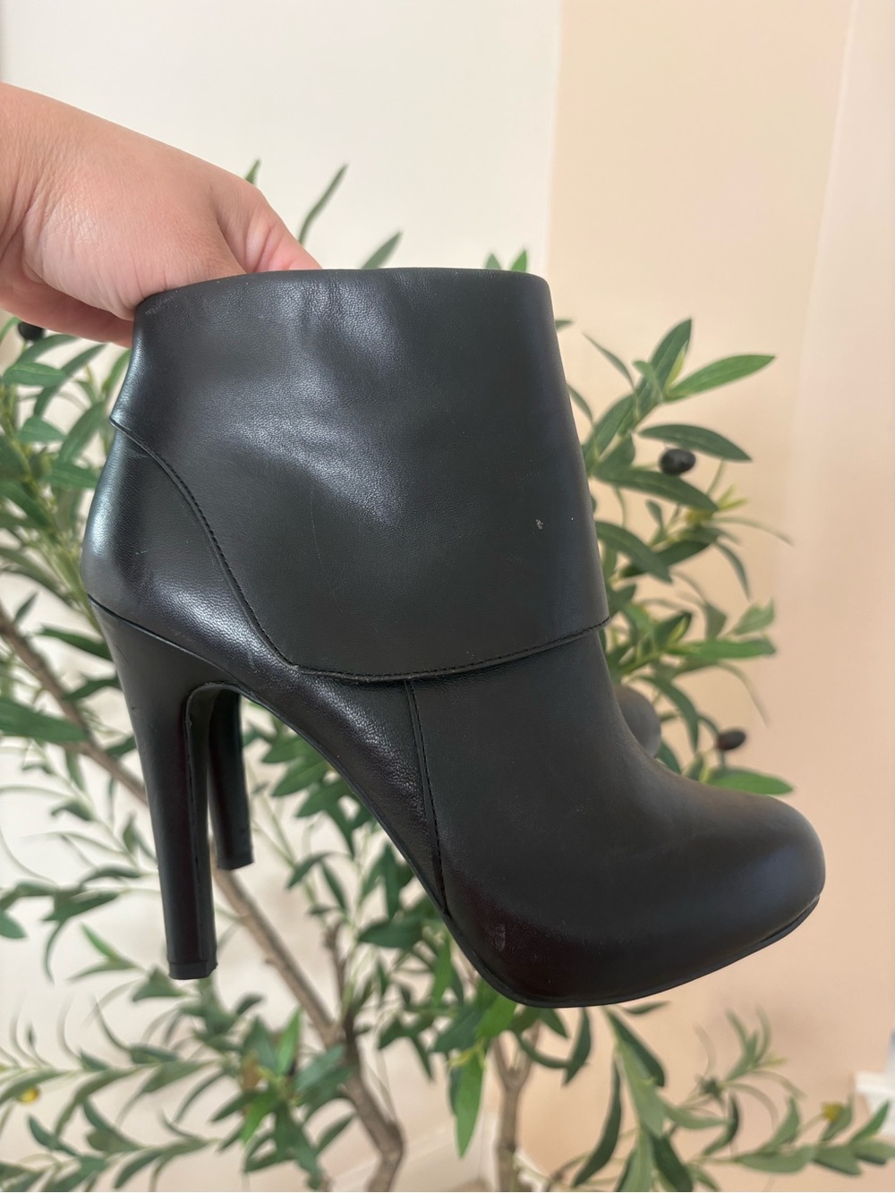 Jessica Simpson Black Leather High-Heel Ankle Boot